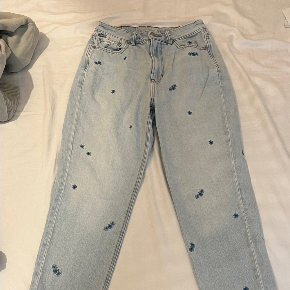 Light Blue Floral Embroidered Women Mom Jeans